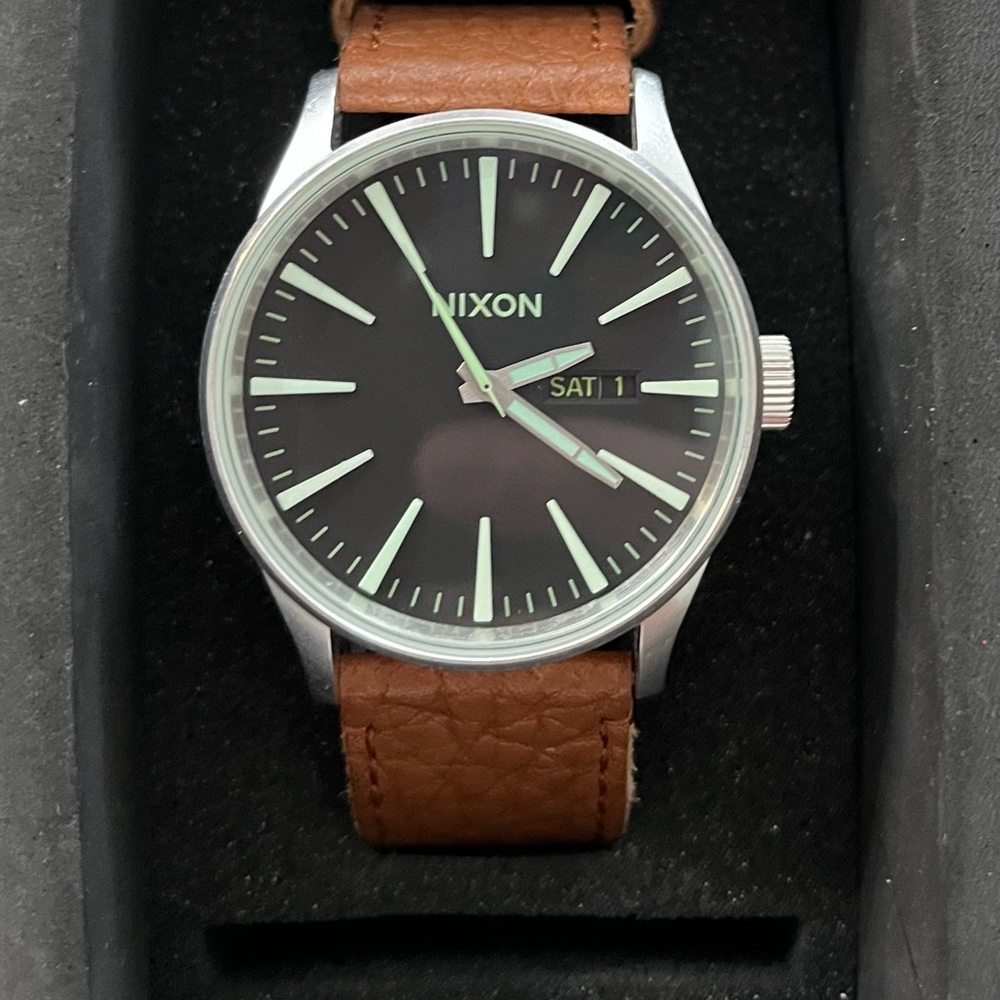 Nixon Sentry Leather Chrome
